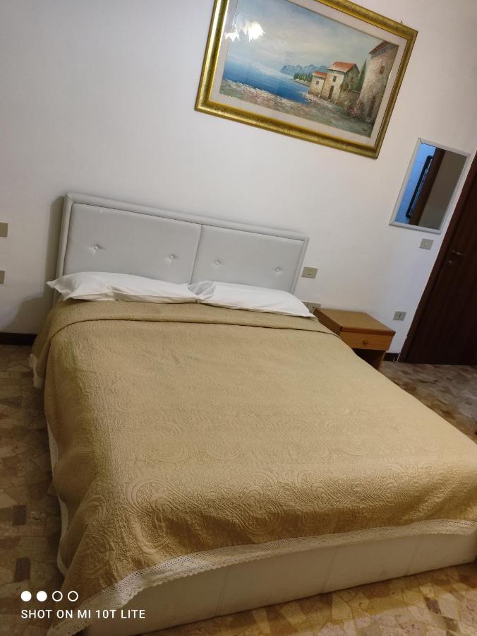 The Caponi Bros Bed and Breakfast Μέστρε Εξωτερικό φωτογραφία