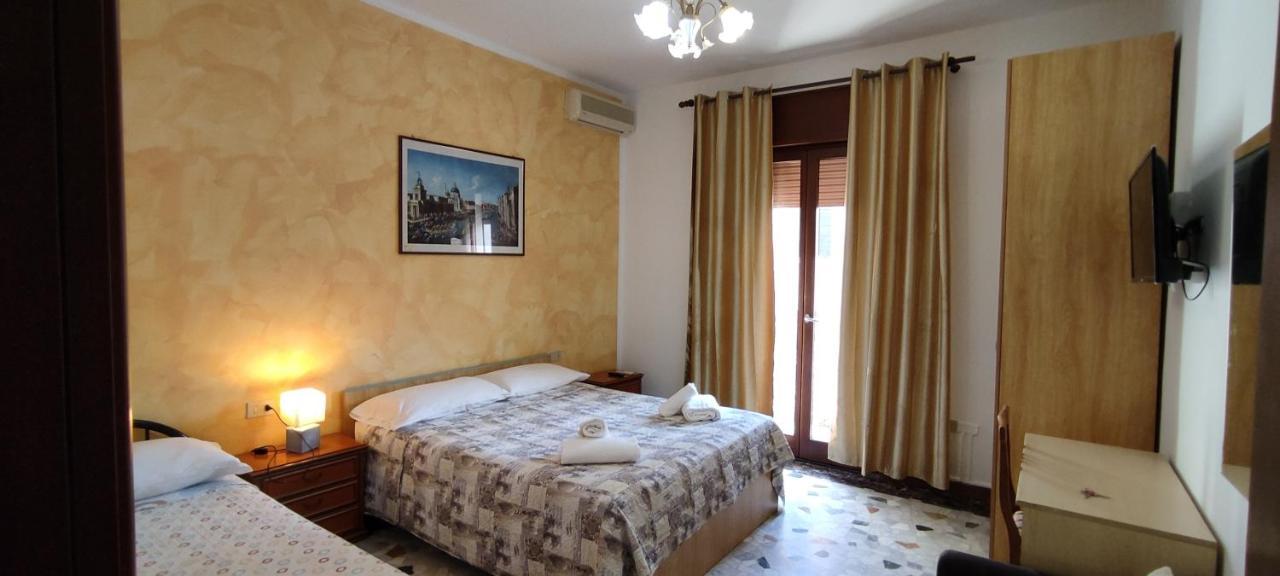 The Caponi Bros Bed and Breakfast Μέστρε Εξωτερικό φωτογραφία