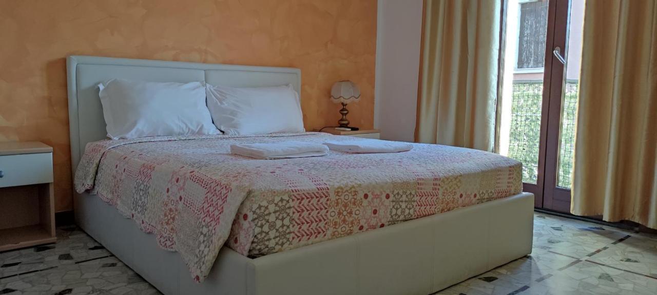 The Caponi Bros Bed and Breakfast Μέστρε Εξωτερικό φωτογραφία