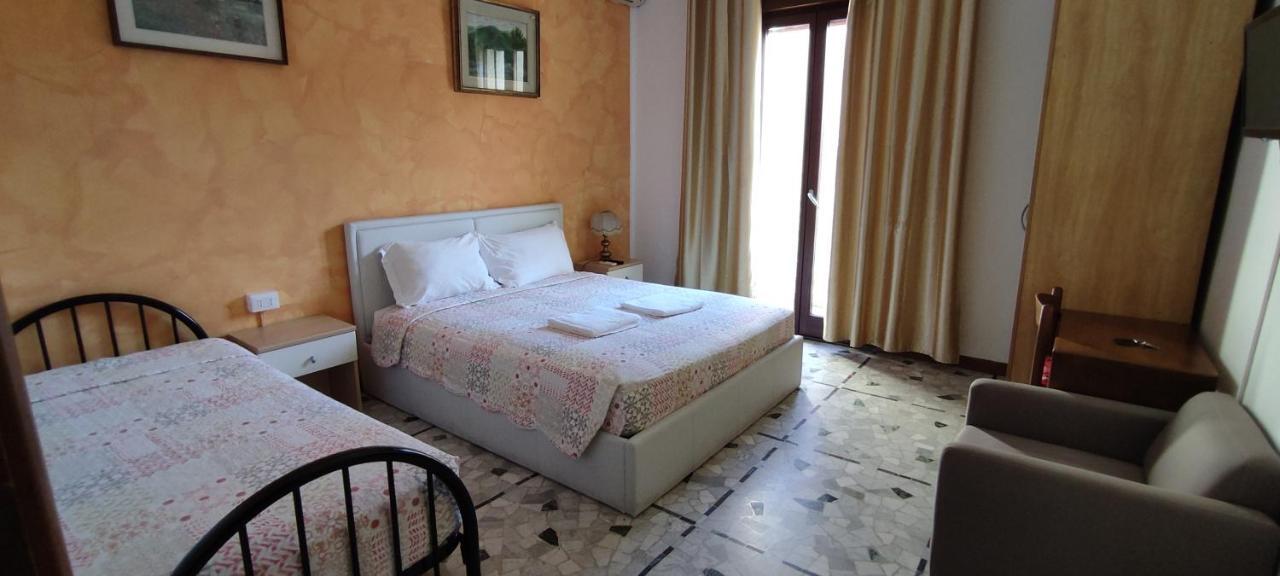 The Caponi Bros Bed and Breakfast Μέστρε Εξωτερικό φωτογραφία
