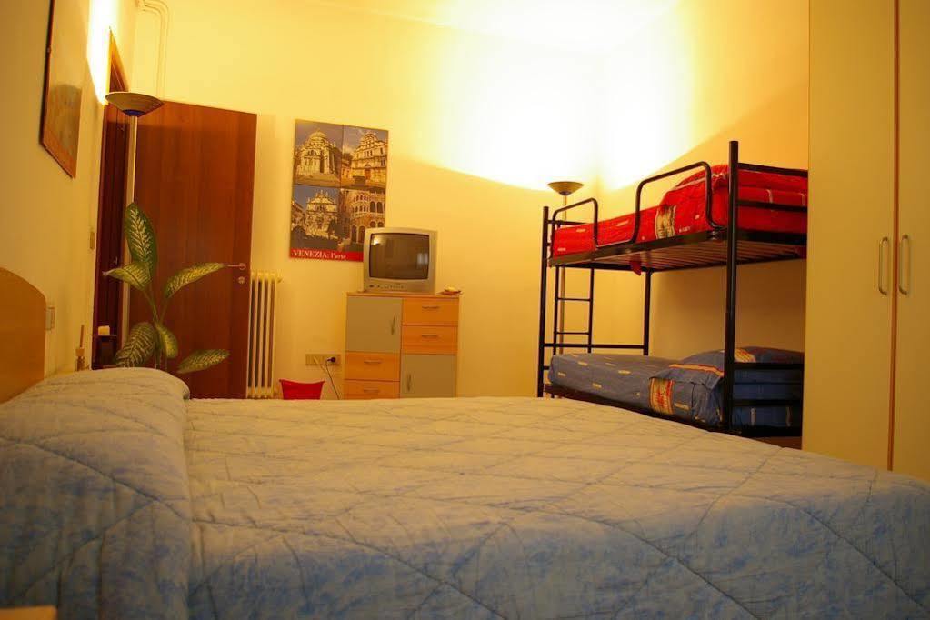 The Caponi Bros Bed and Breakfast Μέστρε Εξωτερικό φωτογραφία